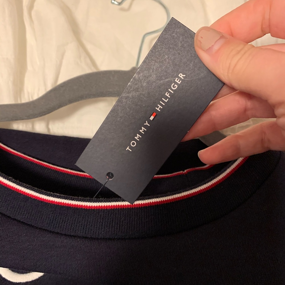 NWT Hilfiger crewneck in navy